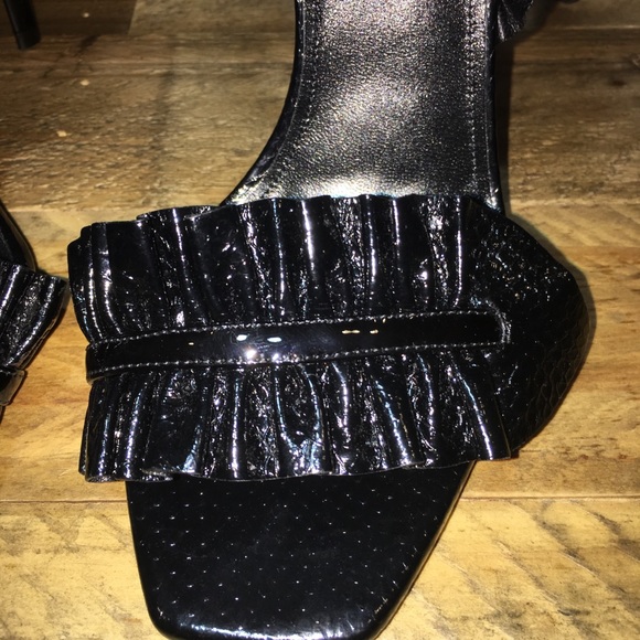 Saint Laurent Snakeskin Ruffled Sandals - Picture 7 of 8
